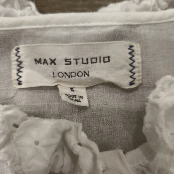 Max Studio London White Eyelet Sleeveless Blouse - Picture 2 of 11